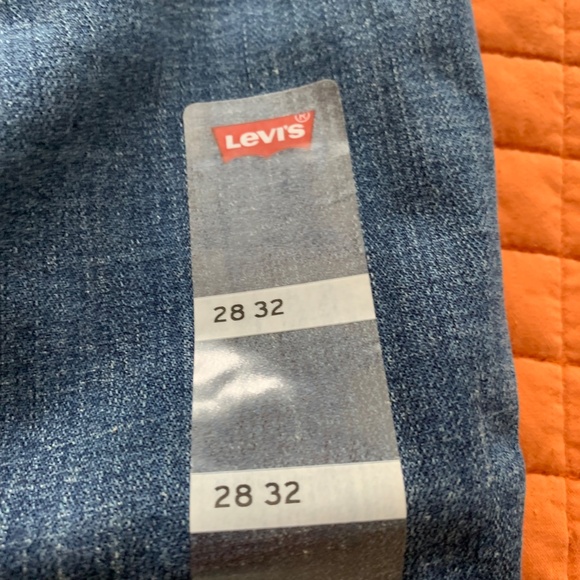 Women's Levis:  SHAPING SKINNY NWT - Picture 4 of 5